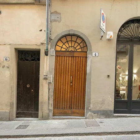 Romantic Pitti By Mmega Apartman