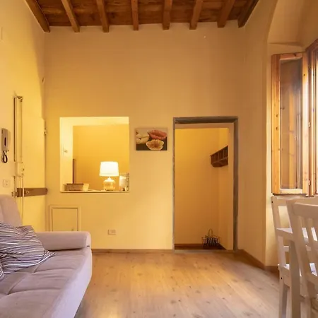 Romantic Pitti By Mmega Apartman